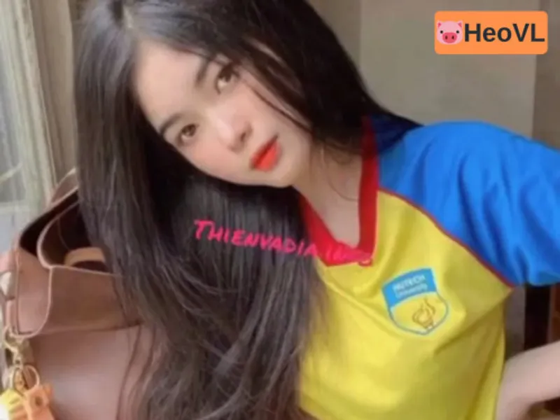 Clip nắc với học sinh nữ hutech mông bự