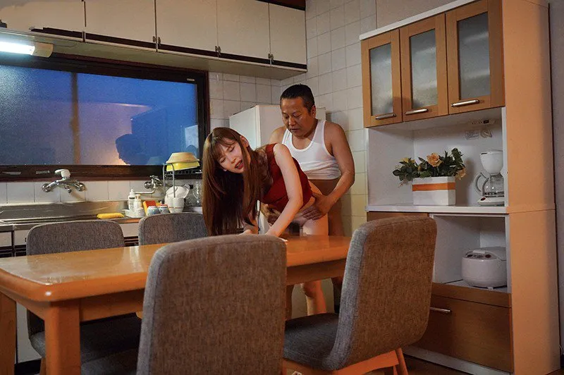 Con gái bị anh xã mới của mẹ xxx mỗi ngày, cho dù đã có người yêu